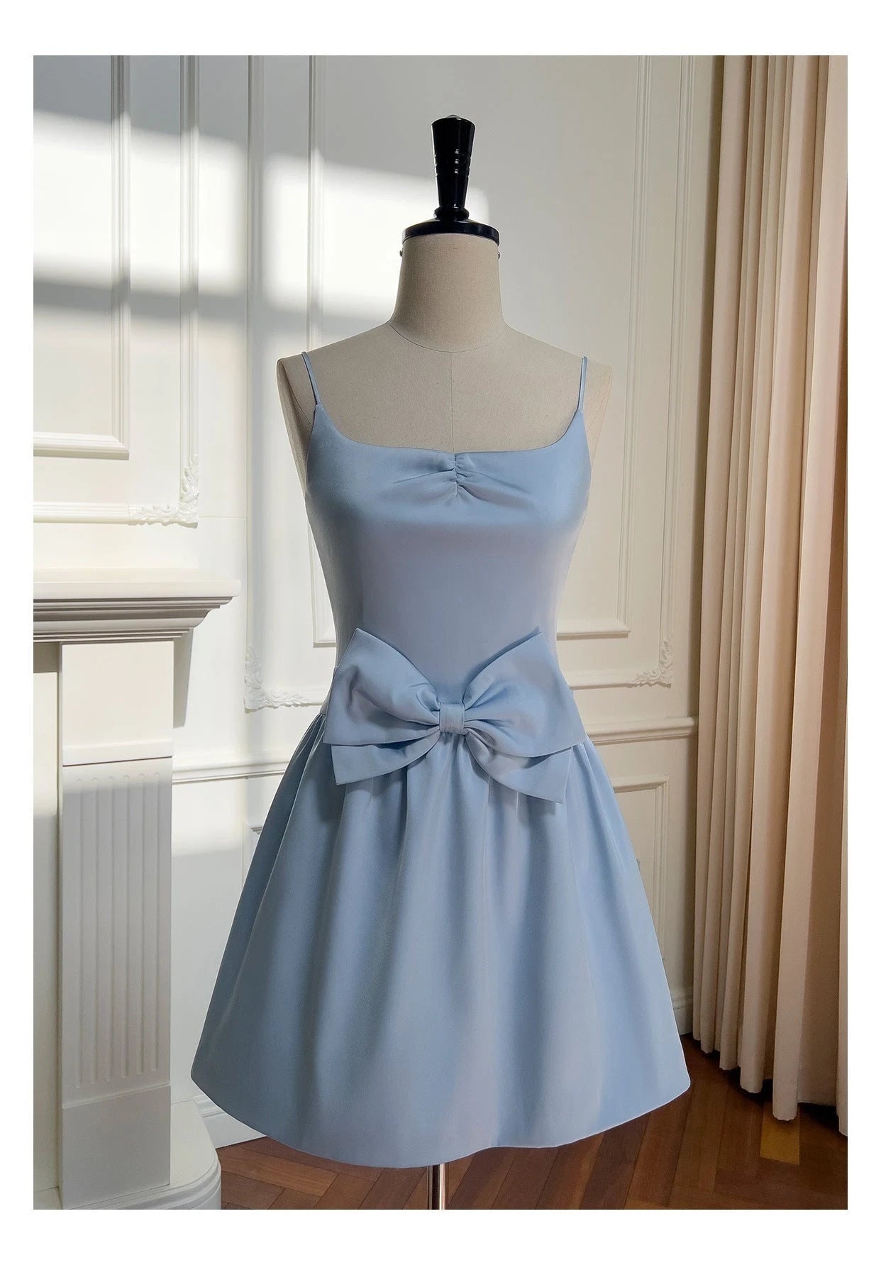 Luolandi Cute A line Spaghetti Straps Blue Sleeveless Bow Detail Short Homecoming Dress