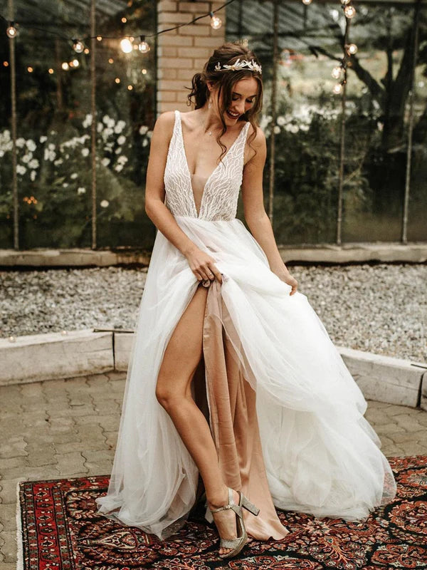 Luolandi Fabulous Tulle V-neck A-line Backless Wedding Gowns Sexy Wedding Dresses