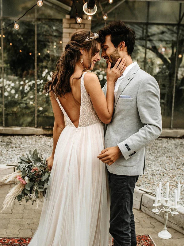 Luolandi Fabulous Tulle V-neck A-line Backless Wedding Gowns Sexy Wedding Dresses