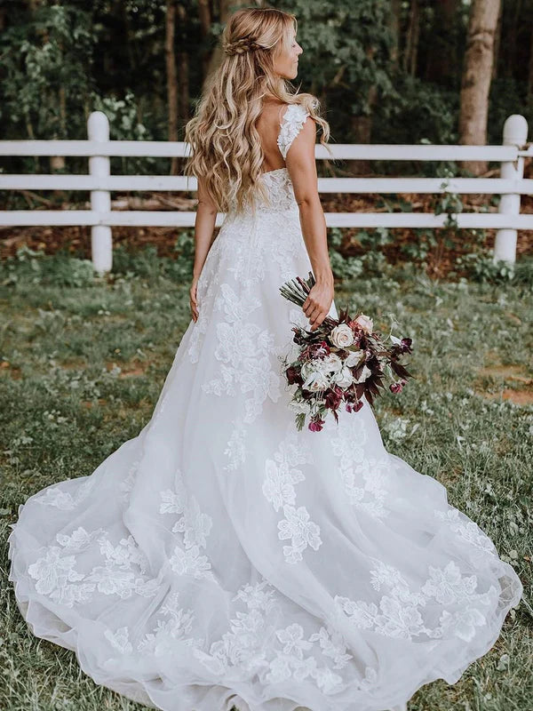 Luolandi Beautiful Lace Tulle V-neck A-line Wedding Dress With Appliques Floor Length Charming