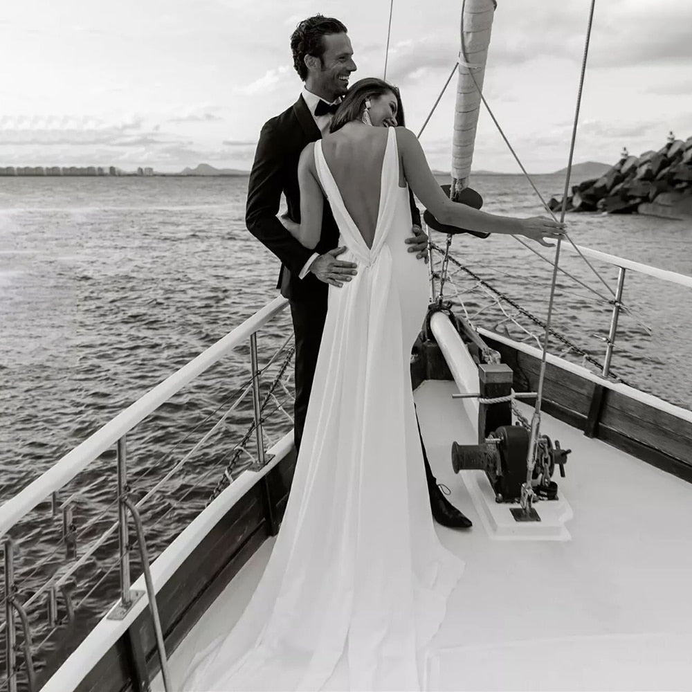 Luolandi Plus Size Detachable Drape Back V-neck Trumpet Satin Wedding Dresses Sexy