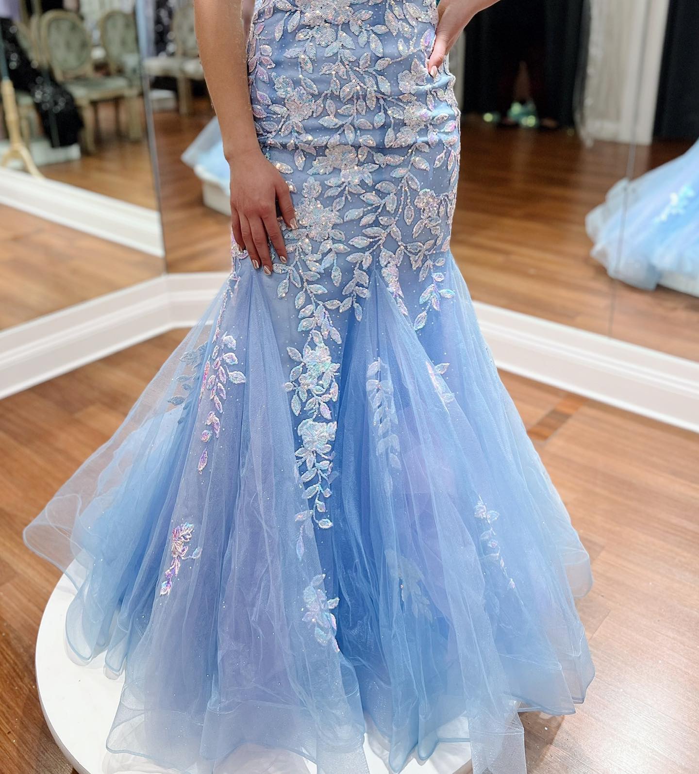 Luolandi Elegant Blue Spaghetti Straps Tulle Mermaid Prom Dress With Appliques Beautiful Evening Dresses
