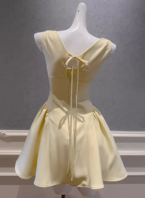 Luolandi Elegant A-Line Sleeveless Pleated Short Homecoming Dress Mini Summer Party Dress