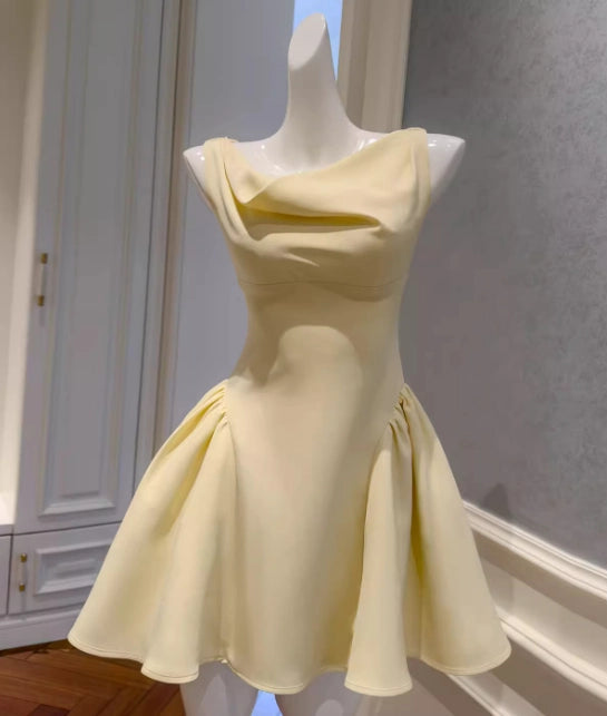 Luolandi Elegant A-Line Sleeveless Pleated Short Homecoming Dress Mini Summer Party Dress