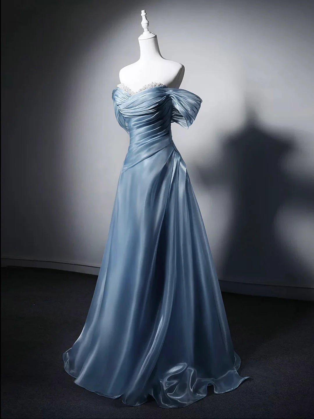 Luolandi Elegant A-line Blue Sweetheart Off Shoulder Lace Up Back Long Formal Prom Dress Charming Evening Party Dress with Beads