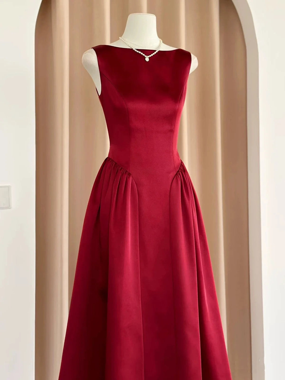 Luolandi Elegant A Line Sleeveless Satin Pleated Formal Prom Dress Simple Wedding Guest Party Dress