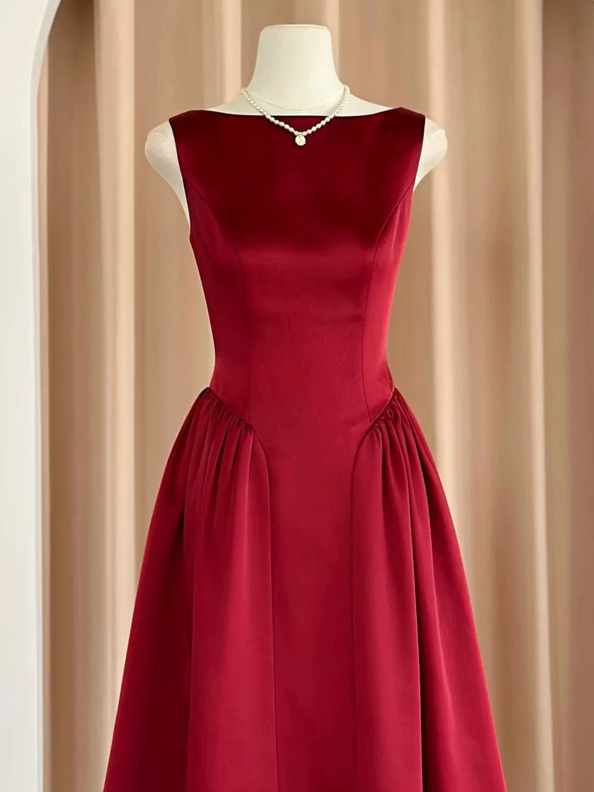 Luolandi Elegant A Line Sleeveless Satin Pleated Formal Prom Dress Simple Wedding Guest Party Dress