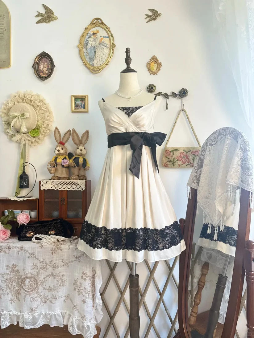 Luolandi Elegant A Line Straps Sleeveless Party Prom Dress Vintage Homecoming Dress with Lace