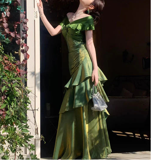 Luolandi Elegant Green Off-Shoulder Ruffles Evening Party Dress Charming Long Formal Prom Dress