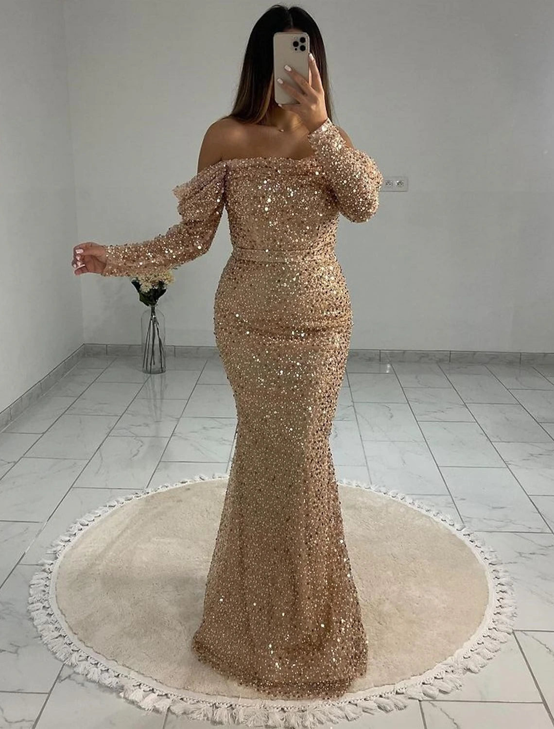 Luolandi Elegant Mermaid / Trumpet Party Evening Gown Floor Length Long Sleeve Off Shoulder Sequined Prom Dress