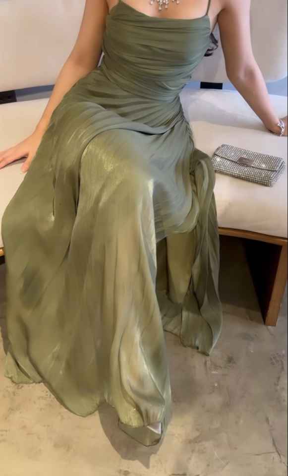 Luolandi Elegant Spaghetti Straps Sleeveless Evening Party Dress With Slit Charming Long Formal Prom Dress for Women