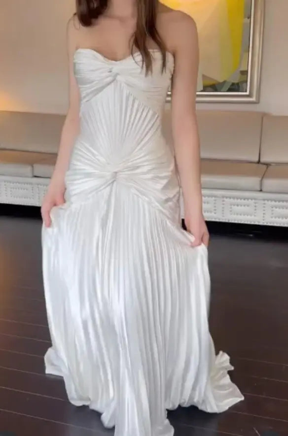 Luolandi Elegant Strapless Sleeveless Pleated Long Formal Prom Dress Classy Party Evening Gowns