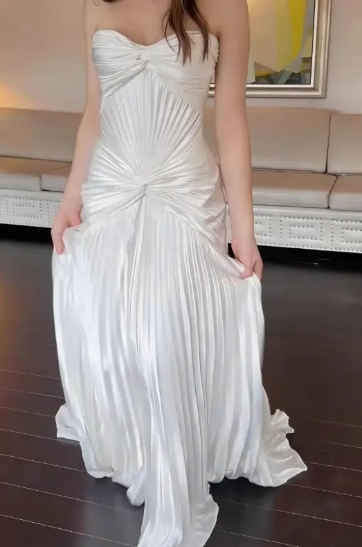 Luolandi Elegant Strapless Sleeveless Pleated Long Formal Prom Dress Classy Party Evening Gowns