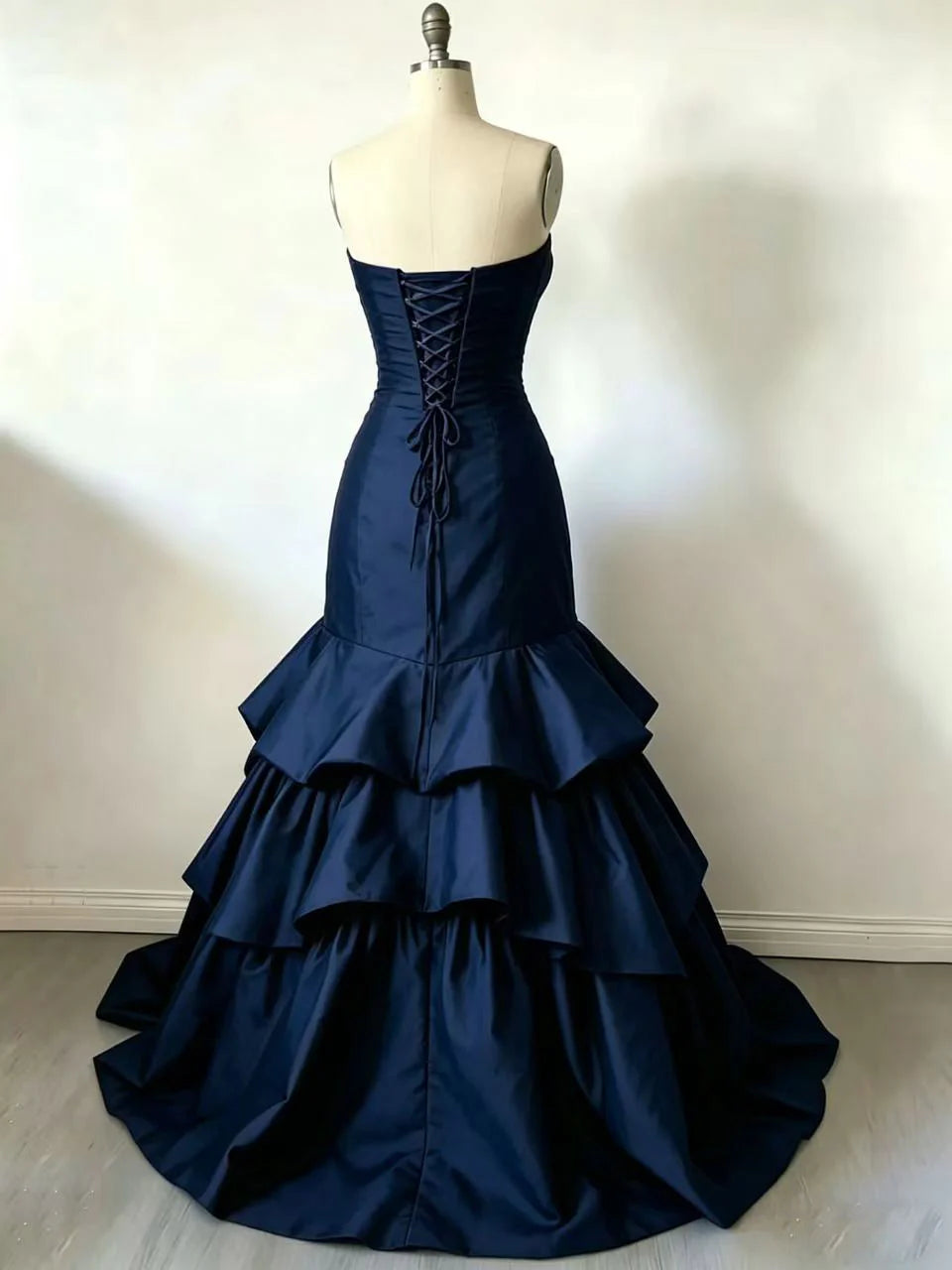 Luolandi Elegant Sweetheart Mermaid Strapless Sleeveless Lace Up Back Long Formal Prom Dress Charming Evening Party Dress