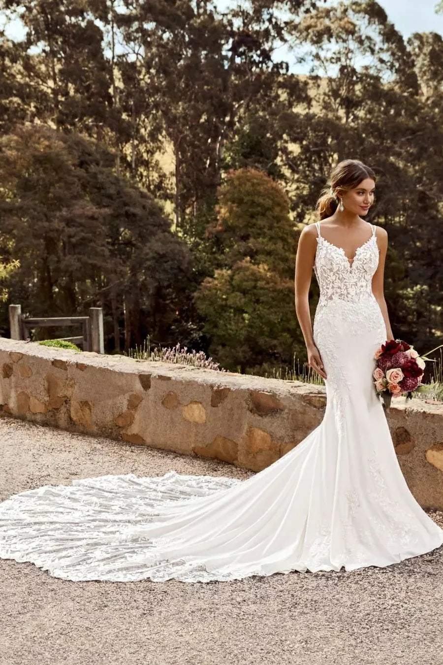 Luolandi Elegant Wedding Dress Mermaid Spaghetti Straps Appliques Bridal Dress With Sweep Train