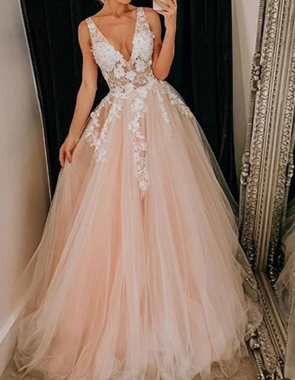 Luolandi V Neck Sleeveless Tulle Evening Dress A Line Floor Length Elegant Prom Dress with Appliques