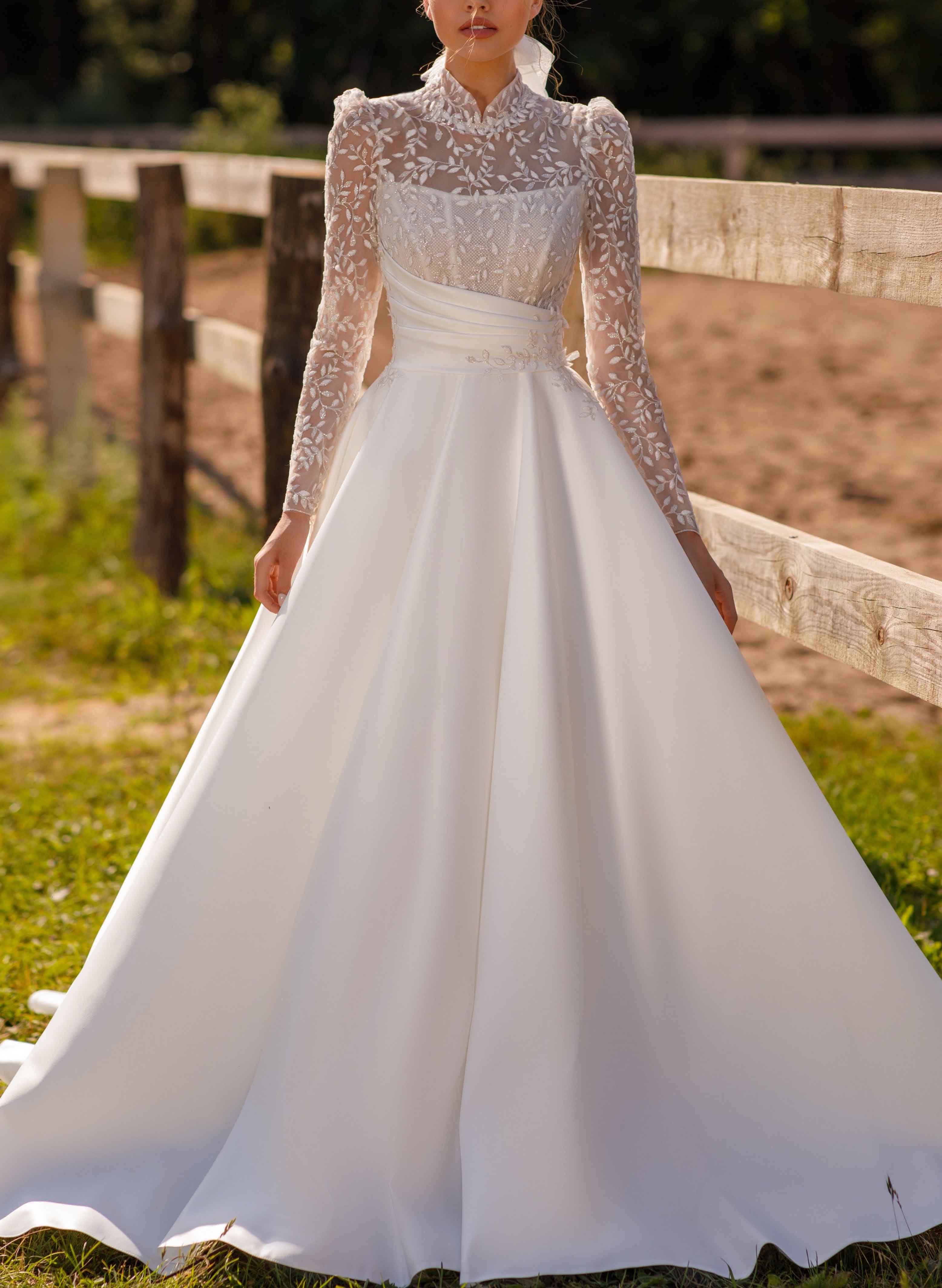 Luolandi High Neck Lace Ball-Gown Wedding Dress With Long Sleeves Floor Length Elegant