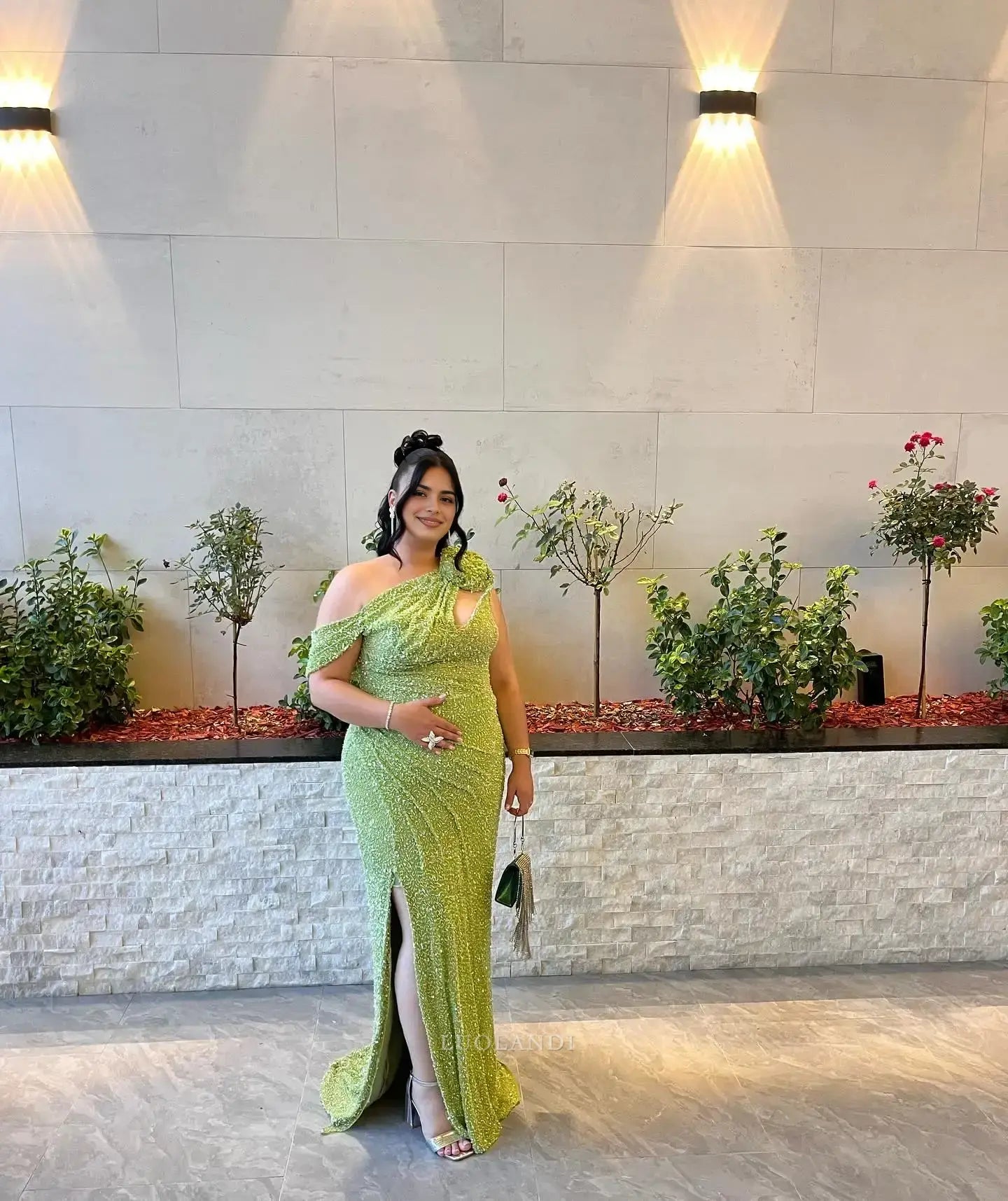 Luolandi Fashion Plus Size Green Long Formal Prom Dress With Slit Sexy Wedding Guest Dress Charming Party Evening Gowns