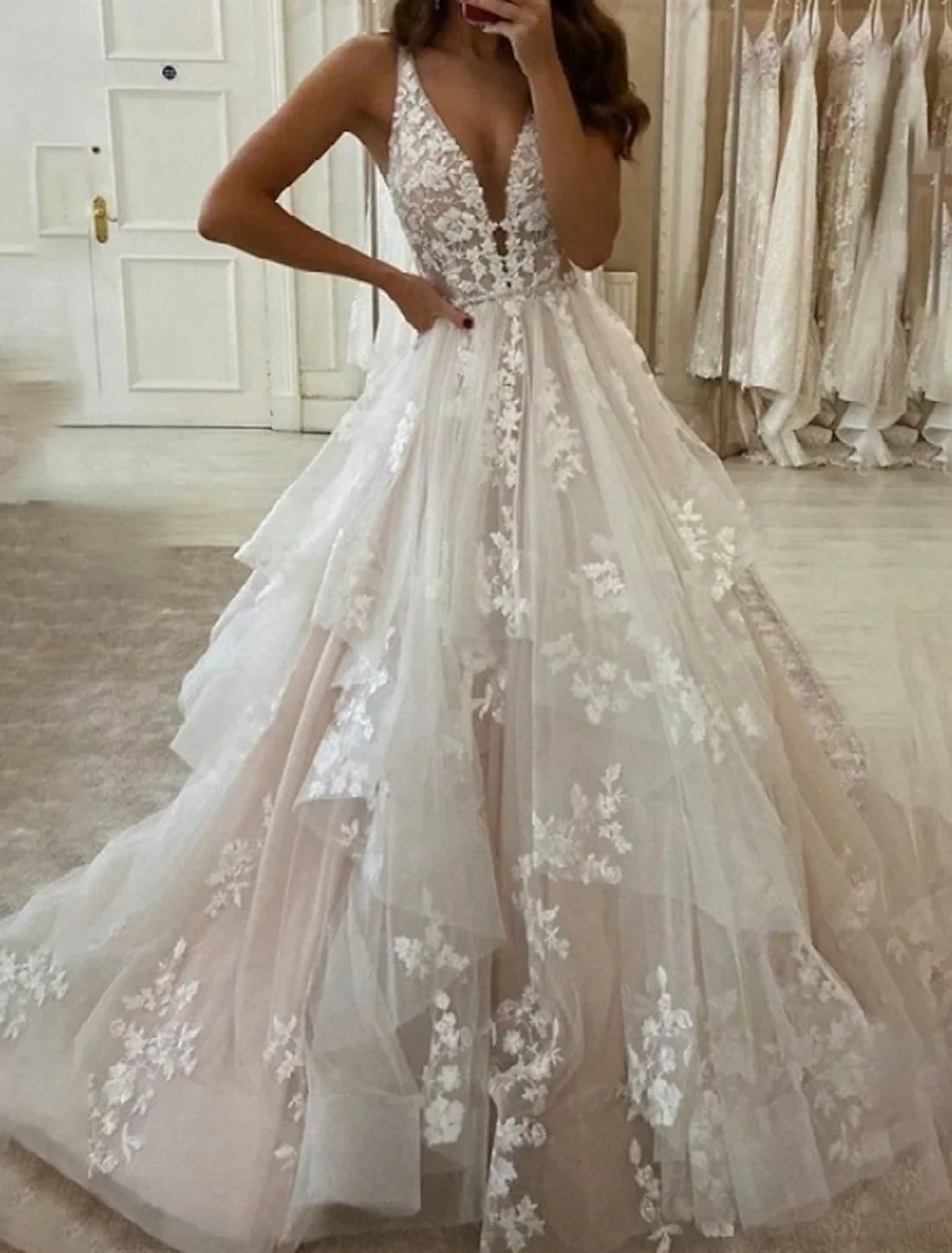 Luolandi Engagement Formal Wedding Dresses Ball Gown V Neck Sleeveless Floor Length Lace Bridal Gowns With Appliques Open Back