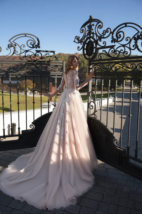Luolandi Simple Jewel Long Sleeve Brush Train Tulle Ball Gown Wedding Dress with Appliques Elegant