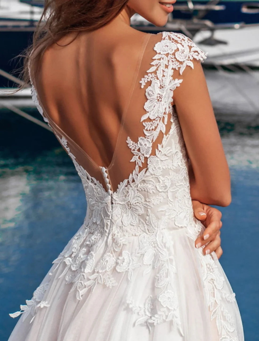Luolandi Beach Formal Wedding Dresses A-Line V Neck Cap Sleeve Floor Length Lace Bridal Gowns With Appliques Beautiful