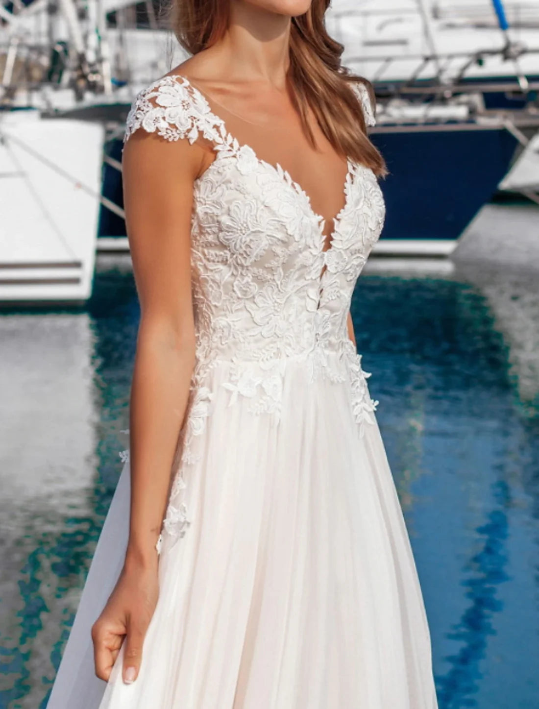 Luolandi Beach Formal Wedding Dresses A-Line V Neck Cap Sleeve Floor Length Lace Bridal Gowns With Appliques Beautiful