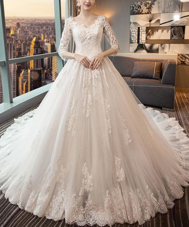 Luolandi A-line V-neck Cathedral Train Tulle Appliqued Long Wedding Dresses Elegant Bridal Gown