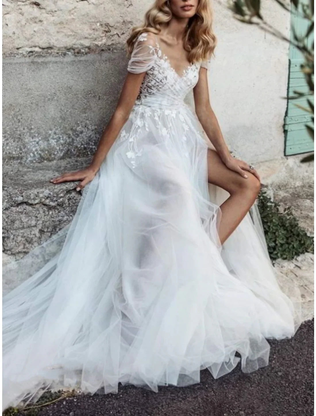 Luolandi Beach Mature Wedding Dresses A-Line V Neck Short Sleeve Court Train Lace Bridal Gowns With Pleats Split