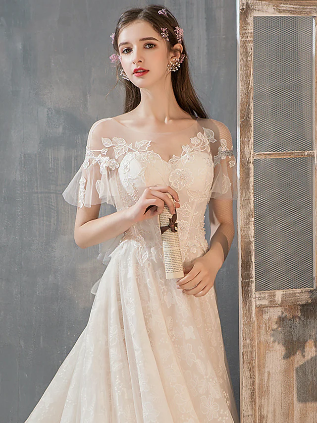 Luolandi Princess A-Line Wedding Dresses Jewel Neck Court Train Lace Tulle Short Sleeve Romantic with Bow(s) Beading