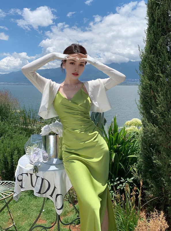 Luolandi Green Spaghetti Straps V-neck Long Prom Dress With Slit Charming Evening Party Dress Simple Women's Dresses