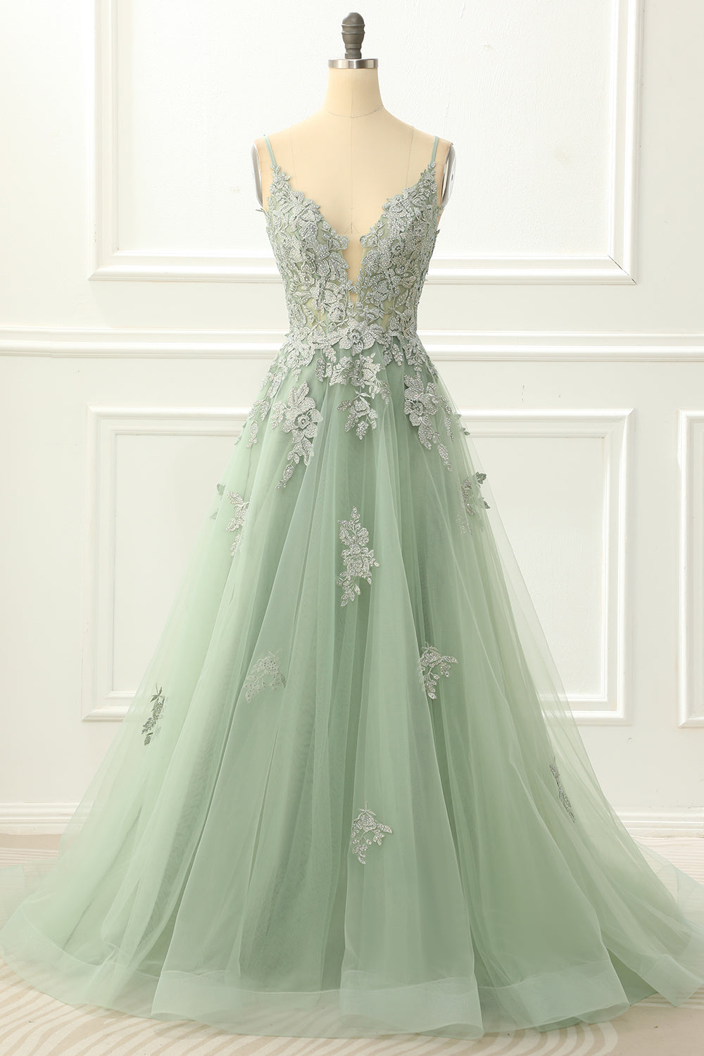 Luolandi Spaghetti Straps Tulle Lavender Prom Dress With Appliques Floor Length Beautiful