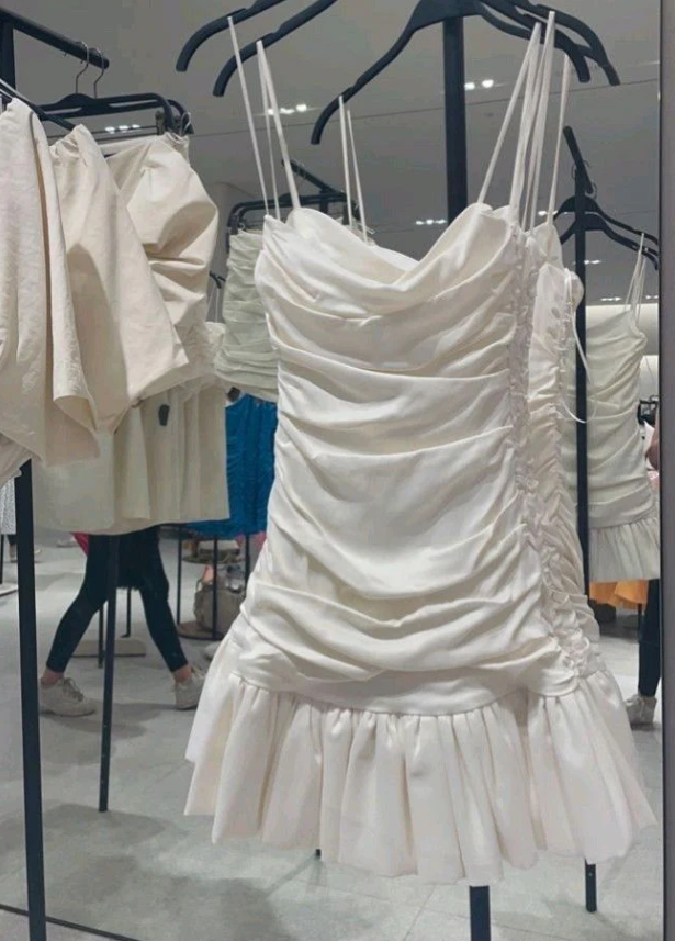 Luolandi Sweetheart Spaghetti Straps Sleeveless Short Prom Dress Simple Homecoming Dress Lovely Graduation Dress Cute Birthday Party Dress