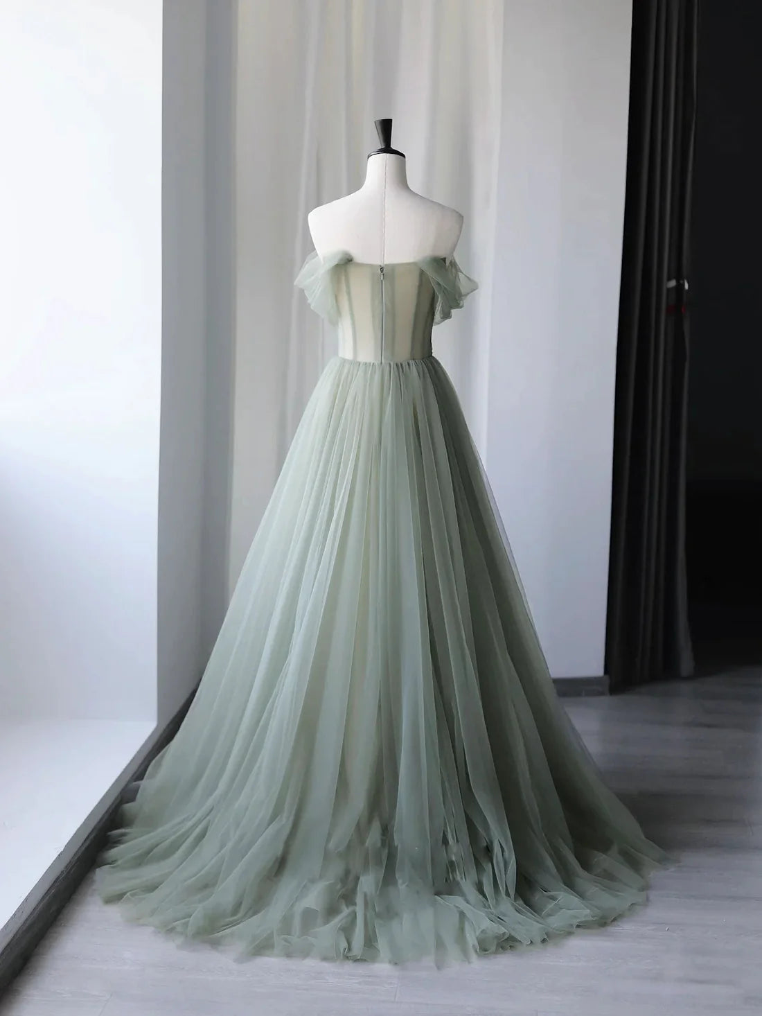 Luolandi A-Line Tulle Green Long Prom Dress Formal Dress with Sequin Off Shoulder december wedding guest dress
