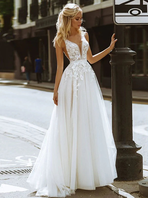 Luolandi A-Line/Princess Tulle Lace V-neck Sleeveless Sweep/Brush Train Wedding Dresses Sexy