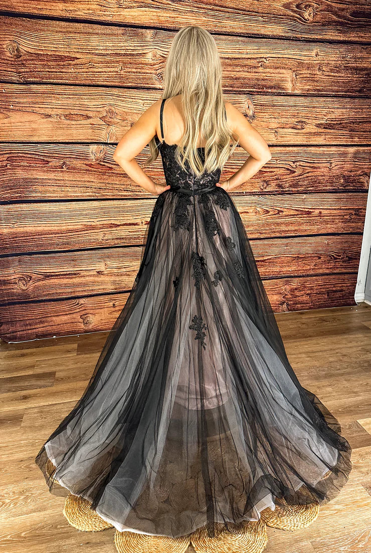 Luolandi A-Line/Princess Tulle Lace Sleeveless Black Wedding Dress Floor Length Elegant Prom Dress Evening Dress with Appliques