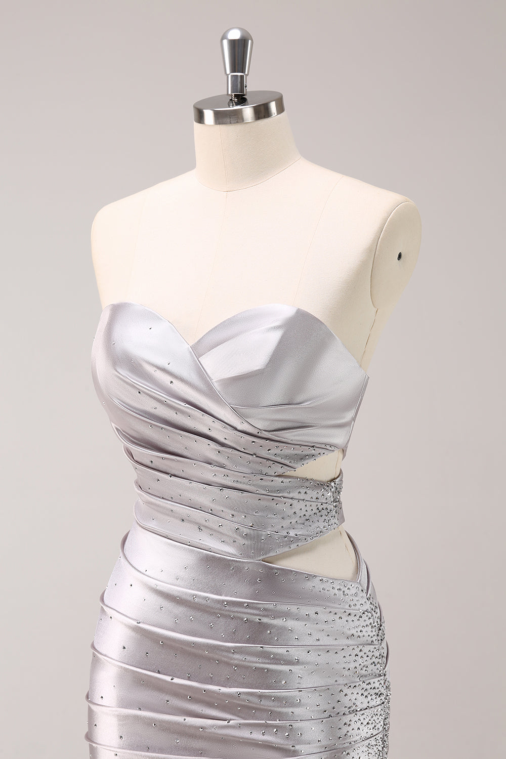 Luolandi Silver Hollow Out Strapless Pleated Tight Metallic Homecoming Dress with Beading Sexy Party Dress