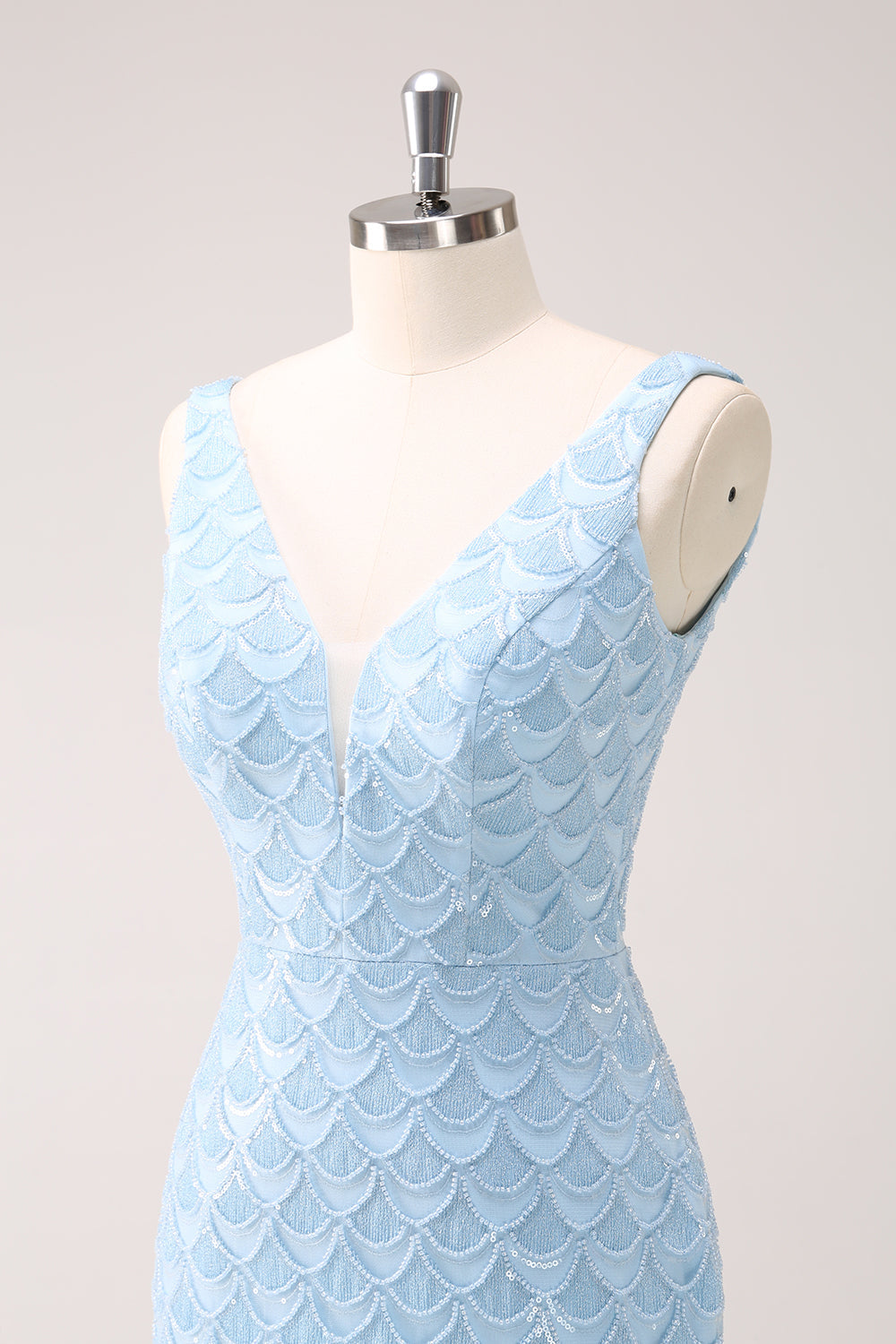 Luolandi Sparkly Blue V-Neck Sequins Tight Fish Scale Homecoming Dress with Lace Up Back Sexy Party Dress