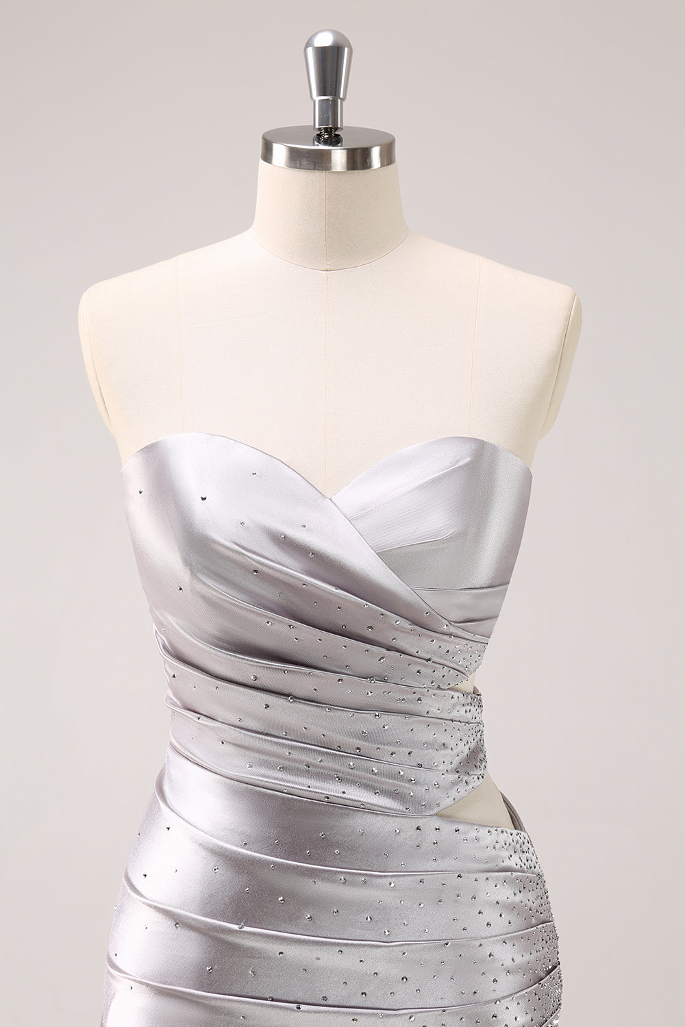 Luolandi Silver Hollow Out Strapless Pleated Tight Metallic Homecoming Dress with Beading Sexy Party Dress