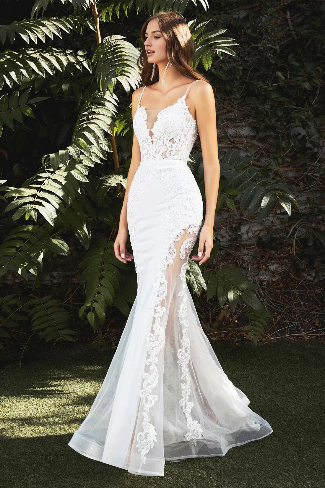 Luolandi Gorgeous Fitted Mermaid V-Neck Wedding Dress Party Gown with Embroidered Beautiful