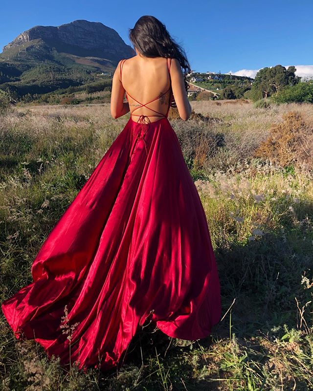 Luolandi A Line Spaghetti Straps Red Prom Dress Charming Evening Party Dress With Slit