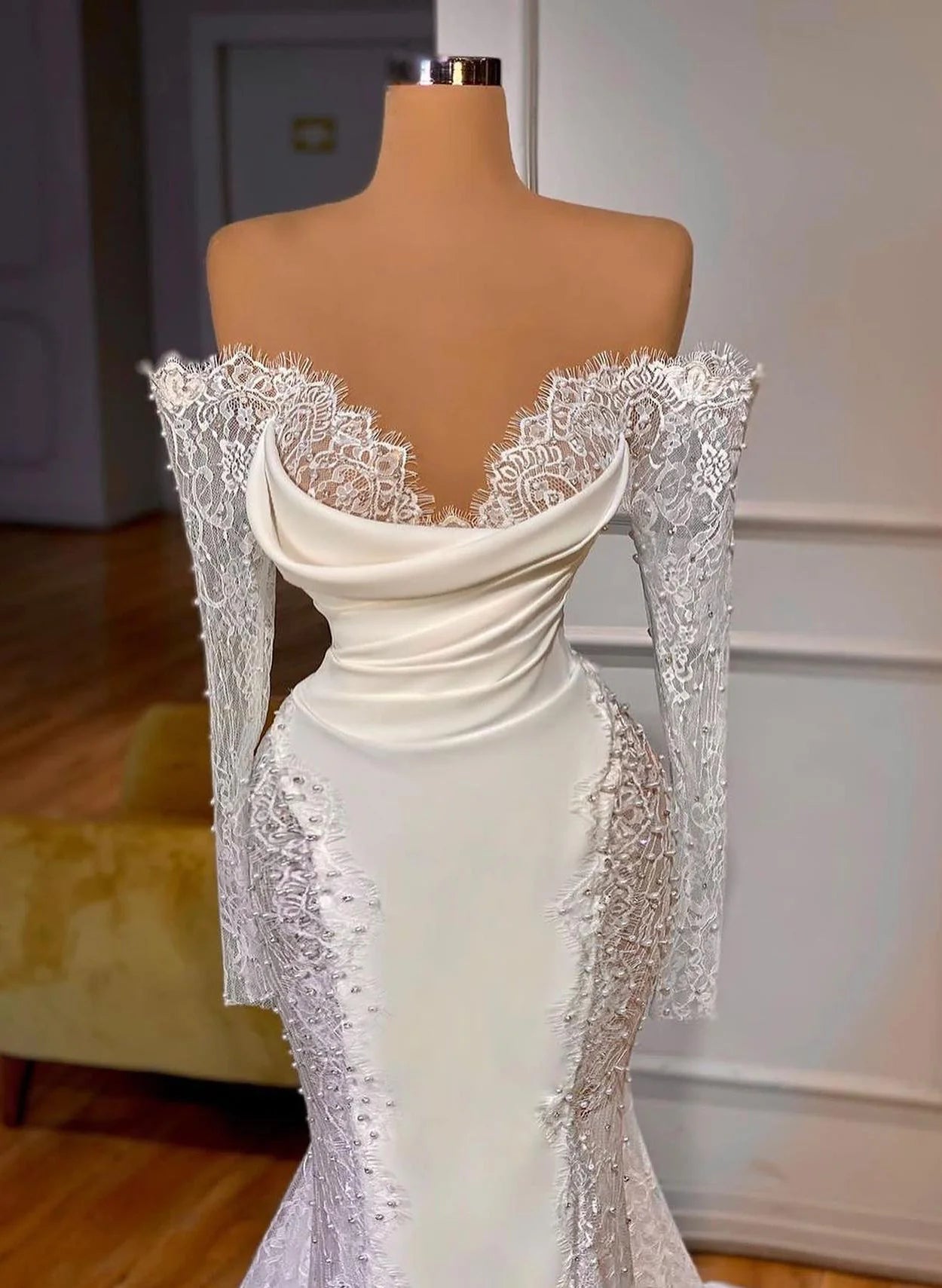 Luolandi Lace Long Sleeves Off The Shoulder Trumpet Mermaid Wedding Dresses With Pearl Sexy