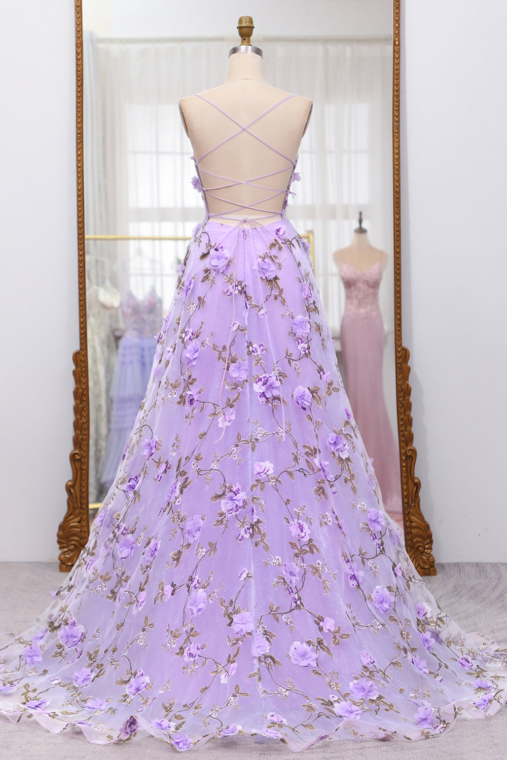 Luolandi Lilac A Line Spaghetti Straps Lace-Up Prom Dress With 3D Appliques Flowers Floor Length