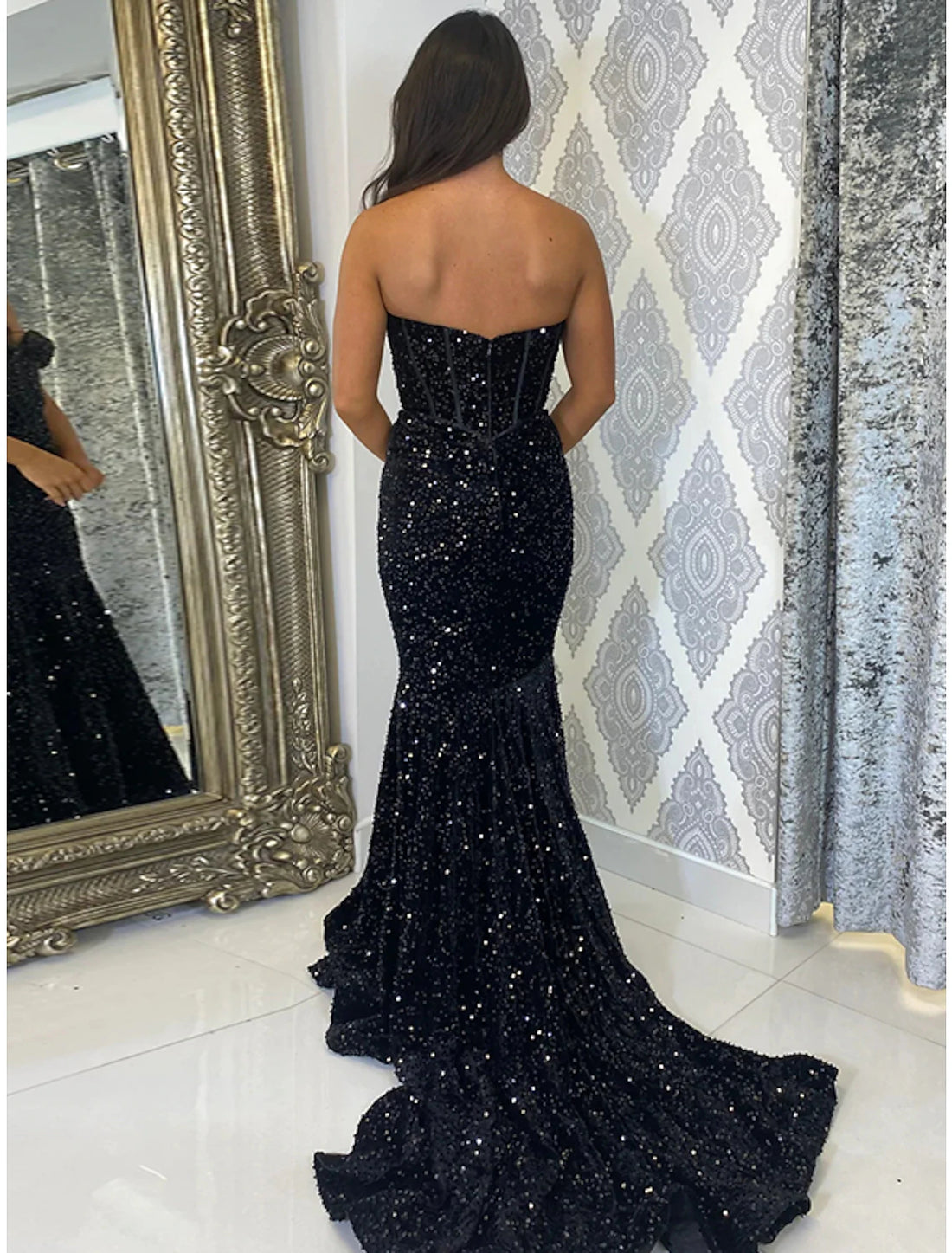 Luolandi A-Line Mermaid / Trumpet Prom Dresses Glittering Dress Prom Wedding Party Court Train Sleeveless Sweetheart Sequined Backless with Sequin Evening Dress