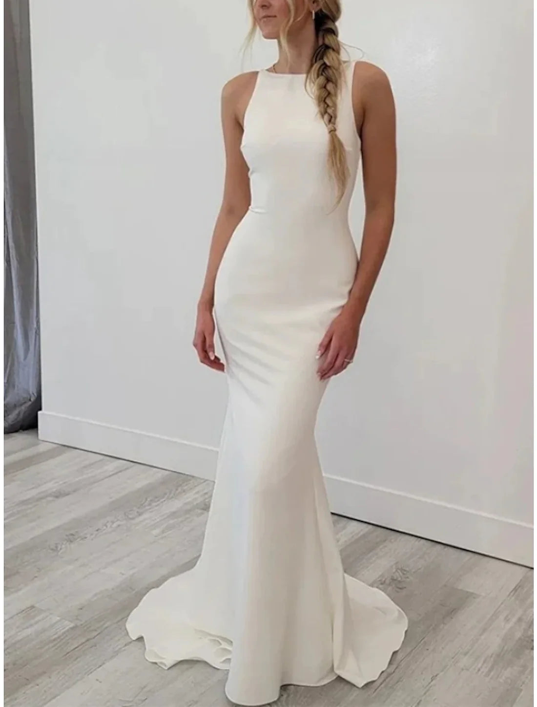 Luolandi Reception Casual Wedding Dresses Sheath / Column Scoop Neck Sleeveless Sweep / Brush Train Fabric Bridal Gowns With Solid Color Open Back