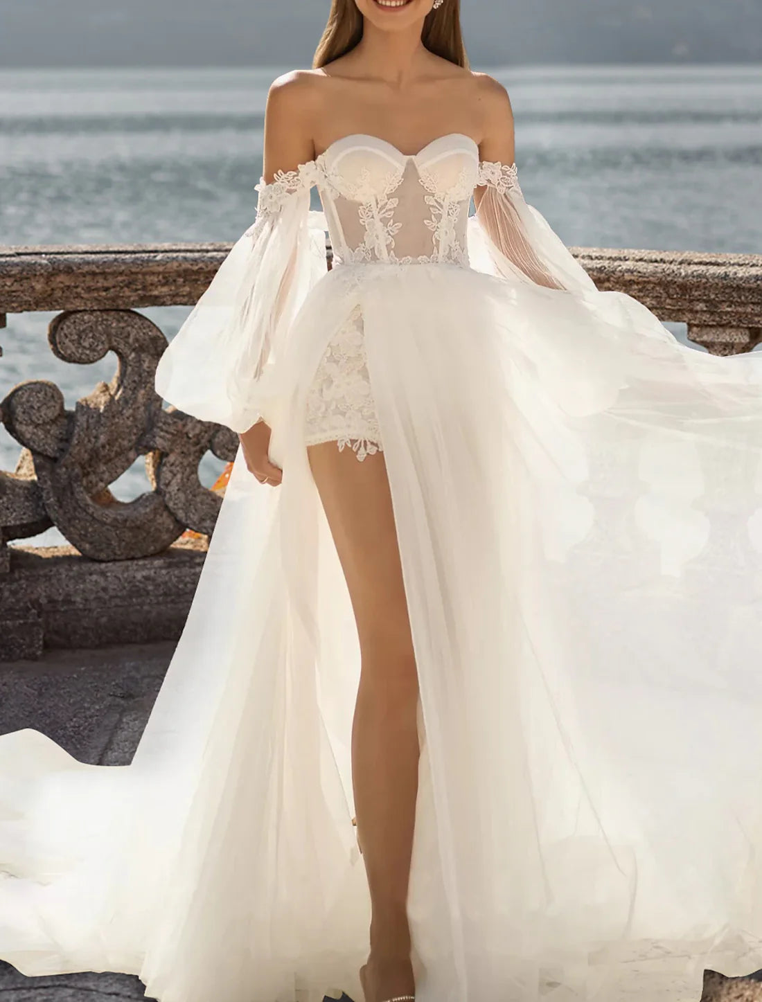 Luolandi Beach Wedding Dresses A-Line Off Shoulder Long Sleeve Court Train Lace Bridal Gowns With Appliques and Split