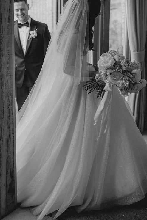 Luolandi Sparkly A-Line Glitter Tulle Sweetheart Wedding Dresses Off Shoulder Beautiful