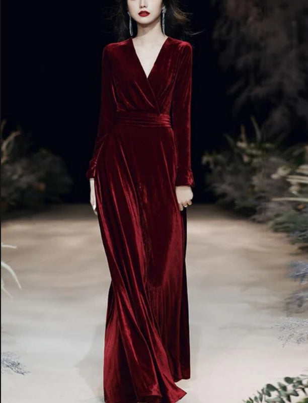 Luolandi Charming Velvet V-neckline Simple Long Bridesmaid Dress Long Sleeves A-line Party Dress Evening Dress