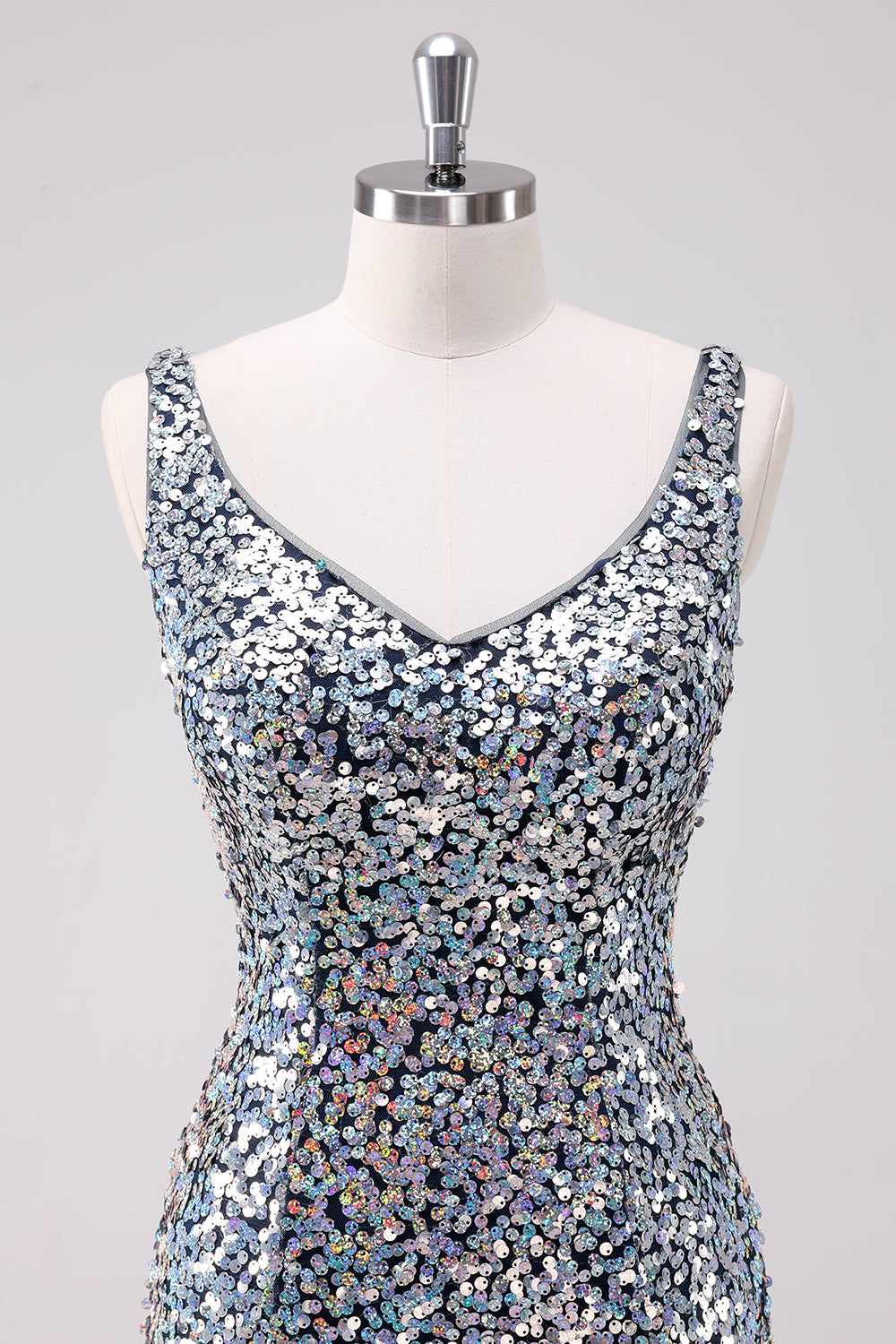 Luolandi Sequins Silver Bodycon V-Neck Short Homecoming Dress Sparkly Party Dress