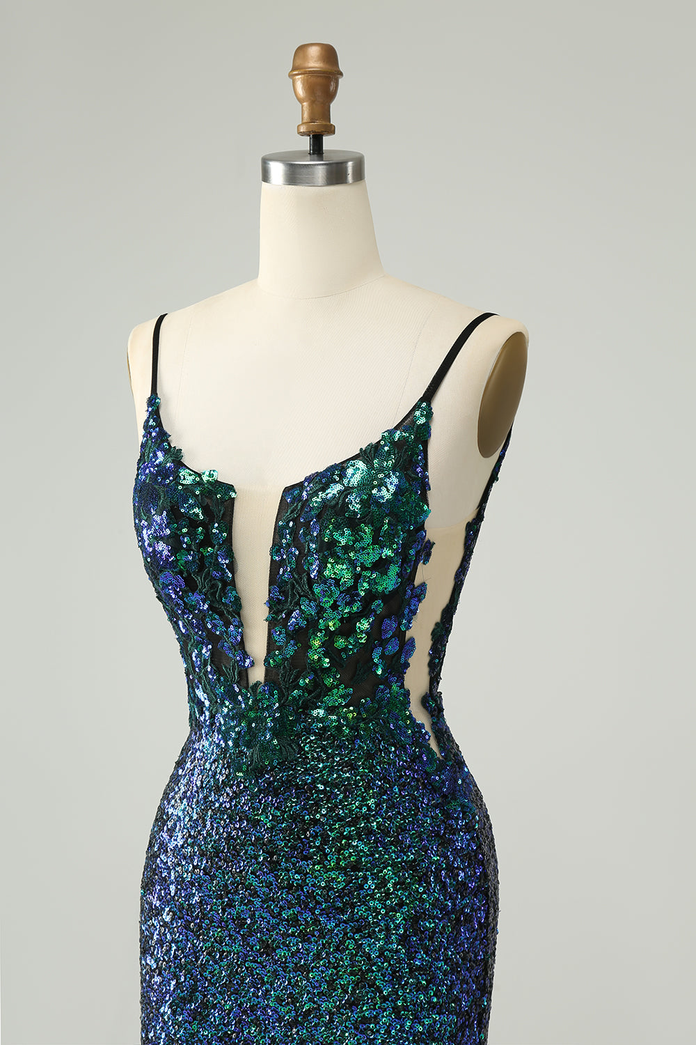 Luolandi Sparkly Spaghetti Straps Tight Short Homecoming Dress With Sequins Open Back