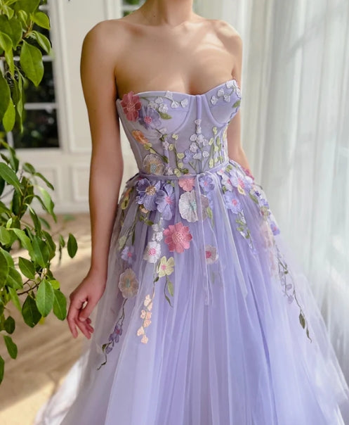 Luolandi A-Line Evening Gown Floral Dress Wedding Court Train Sleeveless Strapless Tulle with Appliques Flowers Prom Dress